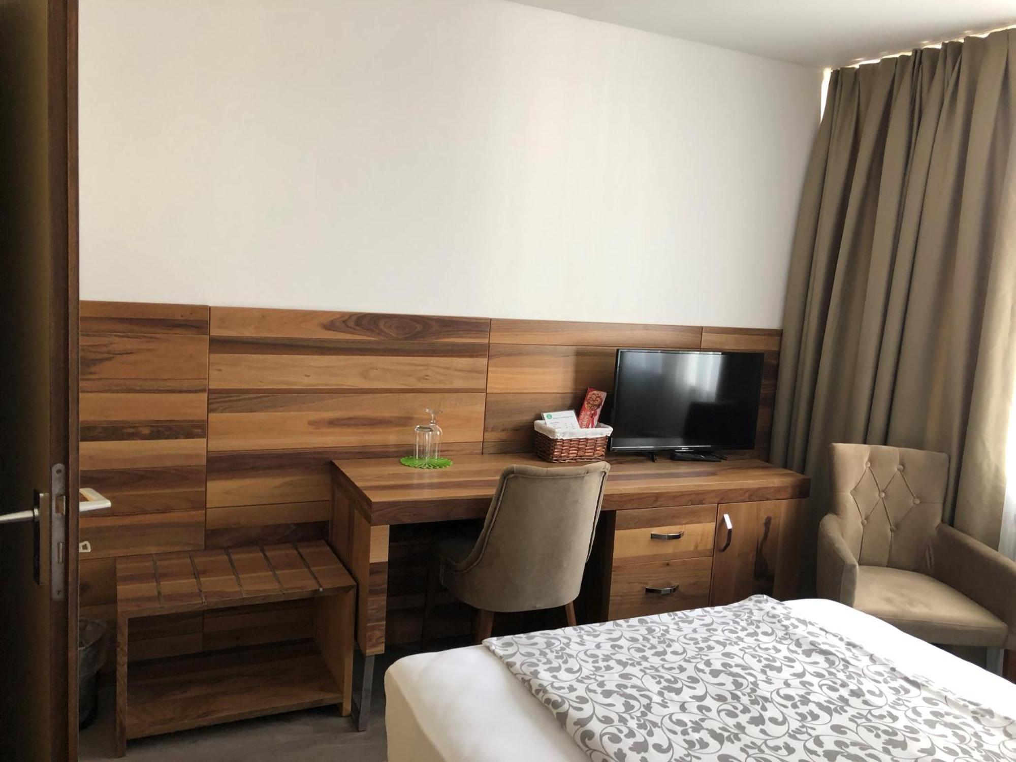Bayrischer Hof Крефельд Номер фото